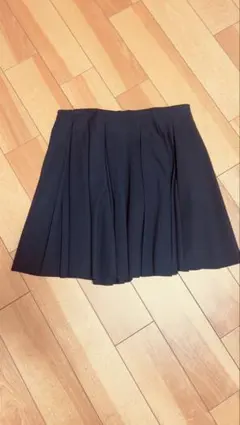 JUICY COUTURE (ジューシークチュール)黒いプリーツミニスカートのサムネイル
