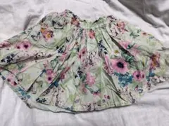 子供用　フリルスカート　花柄のサムネイル