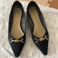 Le Talon 黒 ポインテッドトゥ パンプス ゴールド金具