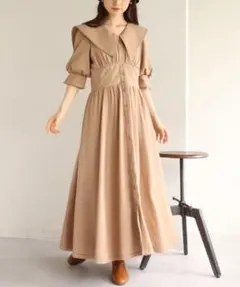 セーラーカラーコルセットワンピース ベージュ NICE CLAUP