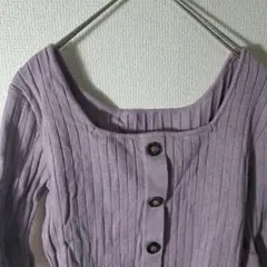 Q34　ぴ　トップス