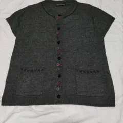 ブラック系ニットベスト ボタン付き