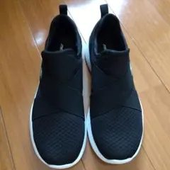 SKECHERS ブラック スリッポン　　23cm