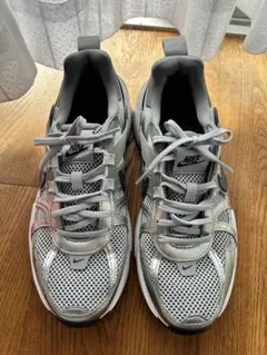 NIKE V2K RUN
