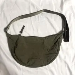 UNIQLO ラウンドショルダーバッグ オリーブのサムネイル