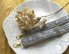 【週末大セール】 【インド刺繍リボン】ハンドメイド　スマホストラップ