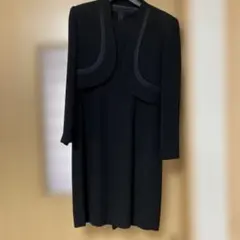 ９号 ブラックワンピーススーツ（ジャケット付き）