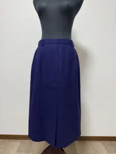 ネイビー タイトスカート ボタンデザインのサムネイル