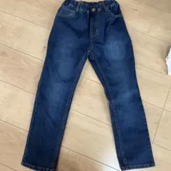 未使用　キッズ 濃いデニム ストレートパンツ　長ズボン　130センチ