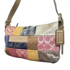 コーチ ショルダーバッグ パッチワーク シグネチャー レザー　ロゴチャーム