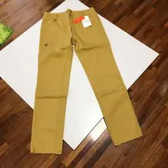 ベージュ チノパン