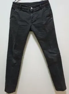 グレー チノパン