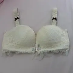 アイボリー レースブラジャー