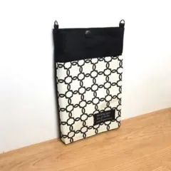 スマホポーチ(本体)　モロッカン柄　白　サコッシュ　ミニショルダー　サブバック