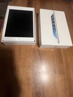 iPad2 16GB Wi-Fiモデル MC981J/A - メルカリ