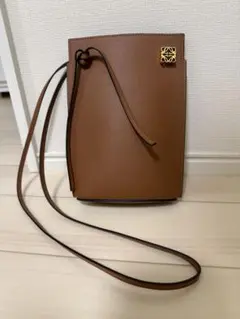LOEWE ダイスポケット ショルダーバッグ タンのサムネイル
