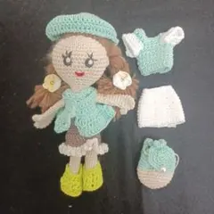 あみぐるみ　ハンドメイド　人形　ミントグリーン　衣装付き