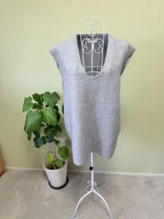 グレー Vネック ベスト