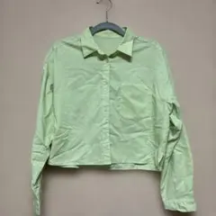 ライトグリーン クロップドシャツ 長袖　GU