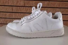 Item thumbnail for item 2570ec88-d3e7-40de-ad56-3f4e7f5df30d