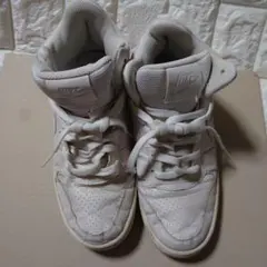 NIKE ホワイト ハイカットスニーカー