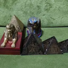 エジプト風スフィンクスとピラミッド置物