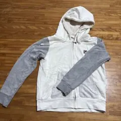 FILA イーハイフンワールドギャラリー×フィラコラボ　ジップアップパーカー