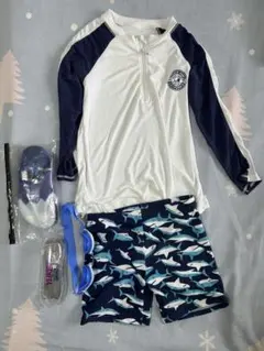 水着4点　スイミングショートパンツ　ラッシュガード　ビーチシューズ　ゴーグル