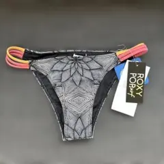 【新品未使用】ROXY 花柄ビキニ Sサイズ　水着
