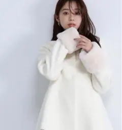 NATURAL BEAUTY BASIC フェイクファースリーブペプラムコートのサムネイル