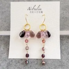 ✦しずくピアス✦ チェコガラス ドロップ 上品ピアス ワインカラー ピンク系