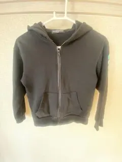 ブラックパーカー フード付き