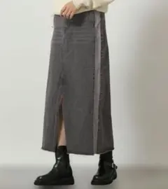 グレー スリット入りデニム ロングスカートのサムネイル