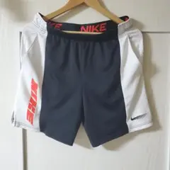 NIKE Dri-FIT ショートパンツ Lサイズのサムネイル