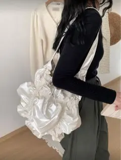 SHEIN 肩掛けバッグ　個性的　お洒落　韓国