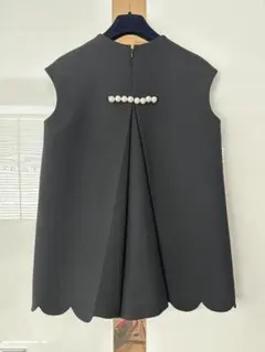 YOKO CHAN バックパール ヘムスカラップ ブラウス ブラック 38 YOKO CHAN バックパール ヘムスカラップ ブラウス ブラック 38 - メルカリ