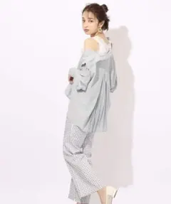 NICE CLAUP バックプリーツシャツ（sax）のサムネイル