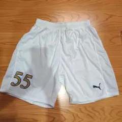 サッカーハーフパンツ　プーマ　白