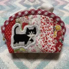 ♪ハンドメイド♪パッチワーク♪ミニミニポーチ・赤♪ハチワレ猫ちゃん♪赤チェック♪