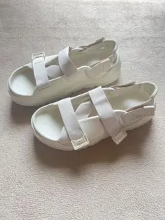 UGG サンダル ベージュ 24cm キャップトレイルストラップスライド