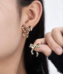 再販26 レオパード タッセル リボン ヒョウ柄 グレー ピアス