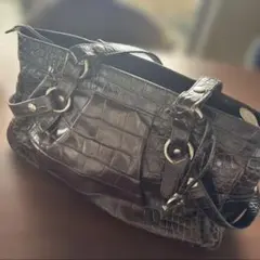 クロコ型押しショルダーバッグ ブラック 本革 プリンセストラヤ - メルカリ