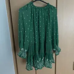 緑色　ドット柄　長袖　ワンピース　発表会