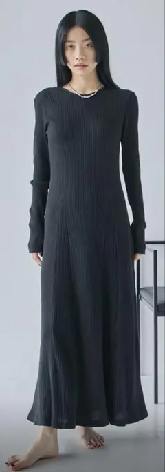 【美品】beautility バックデザインワンピースのサムネイル
