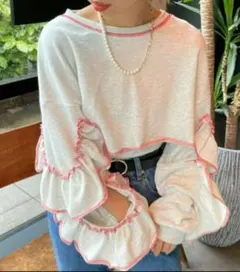 ハローサンフランシスコ　カットアウトフリルトップス　ライトグレー　チャオパニック