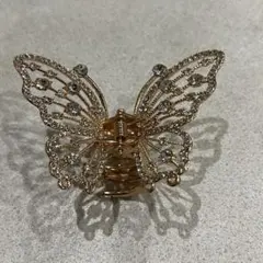 ゴールド蝶型ヘアクリップ