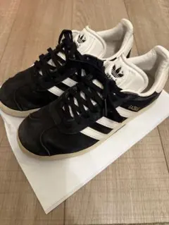 adidas GAZELLE ブラック/ホワイト スニーカー 23.5
