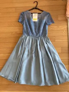 エメ　ドレス　レース水色