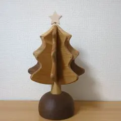 オークビレッジクリスマスツリー