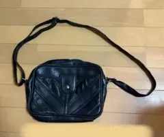 黒 ショルダーバッグ ジッパー付き